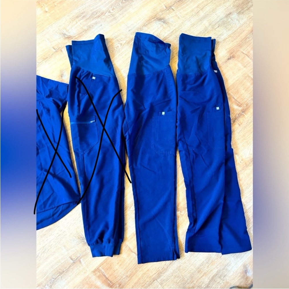 Figs maternity scrub pants